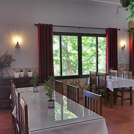 Rural&restaurante Camaretas 3*